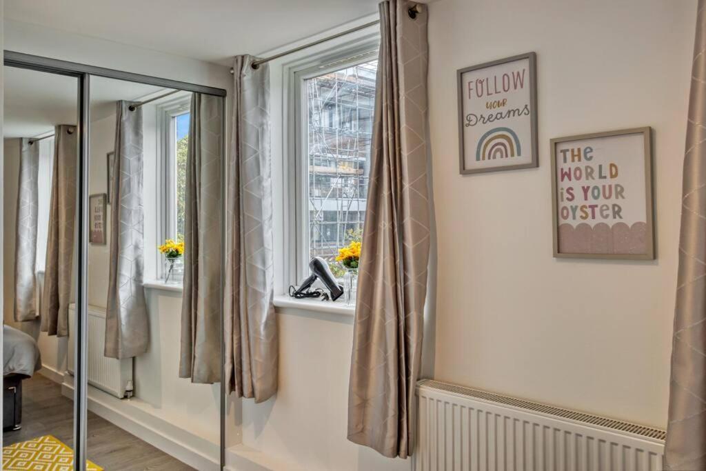 شقة Hidden Gem In Battersea W/ Free Parking لندن المظهر الخارجي الصورة