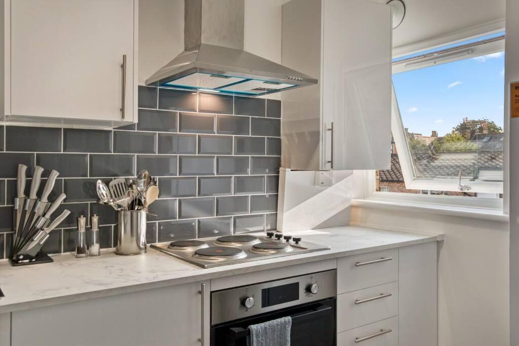شقة Hidden Gem In Battersea W/ Free Parking لندن المظهر الخارجي الصورة