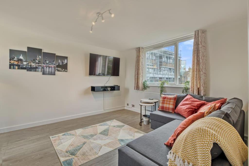 شقة Hidden Gem In Battersea W/ Free Parking لندن المظهر الخارجي الصورة