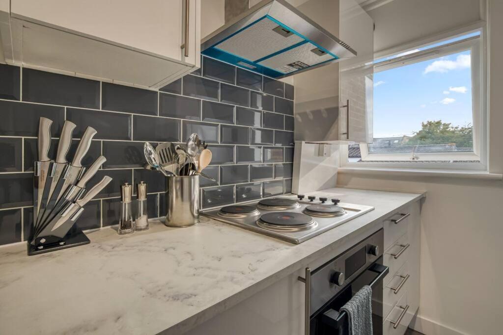 شقة Hidden Gem In Battersea W/ Free Parking لندن المظهر الخارجي الصورة