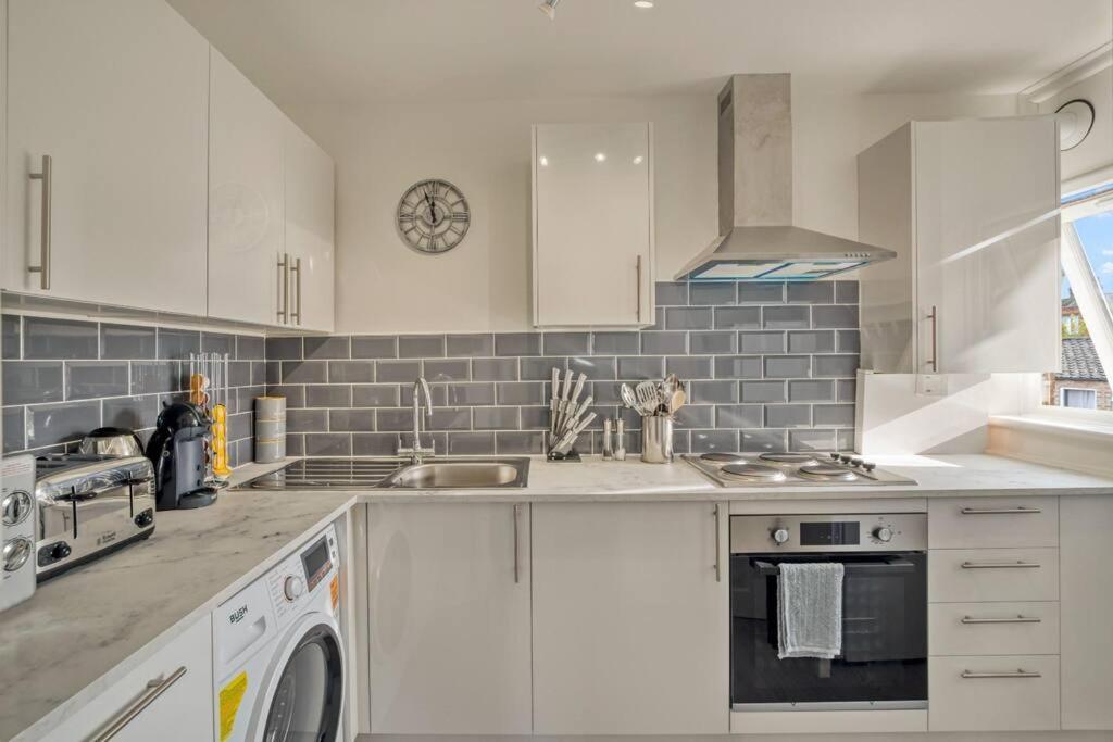شقة Hidden Gem In Battersea W/ Free Parking لندن المظهر الخارجي الصورة